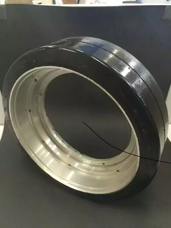 Roda de tração poliuretano empilhadeira PT / TE 18